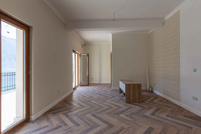 A luxurious three-story villa on the first sea line in  Kotor — photo 41